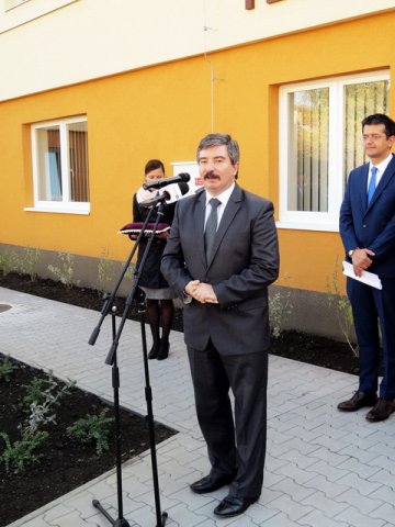 Átadták a felújított felnőtt háziorvosi rendelőt 23